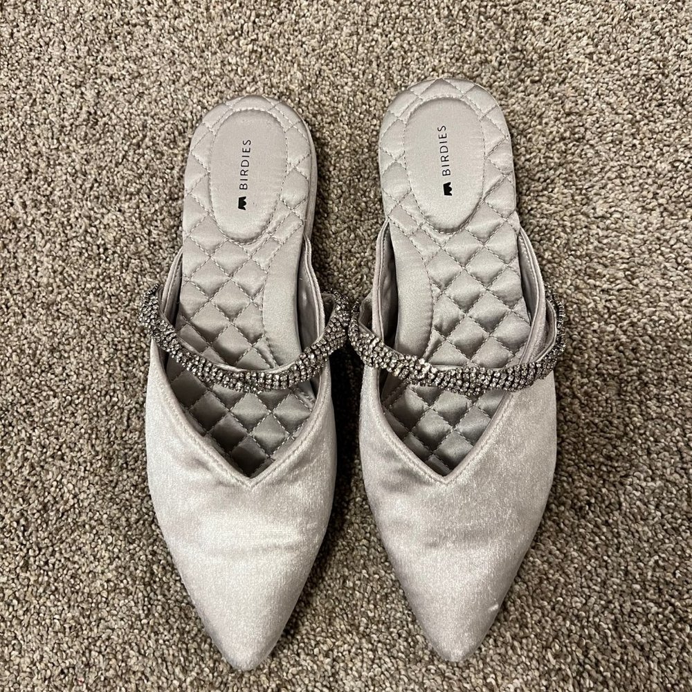 Birdies, silver velvet woman's shoe, size 7.5
